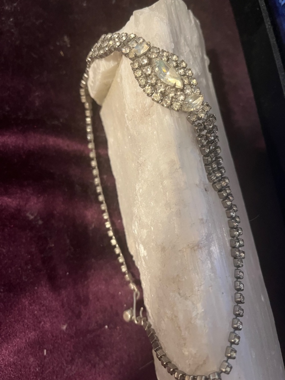 Lovely Vintage EUC Sparkling Faux Diamond Tennis Necklace in Silver Tone 15”. - Picture 2 of 12